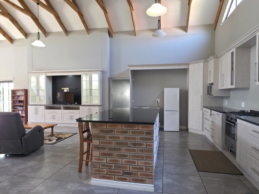 5 Bedroom Property for Sale in Noorsekloof Eastern Cape